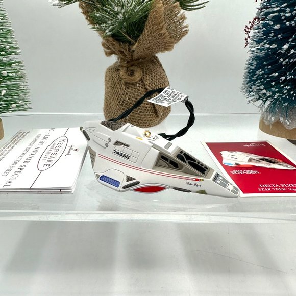 Hallmark Keepsake Ornament 2002 Delta Flyer Star Trek Voyager Light Voice - Picture 4 of 8